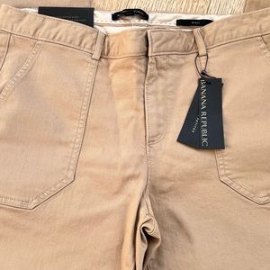 Women’s size 10 Banana Republic Sloan pant in tan - brand new with tags